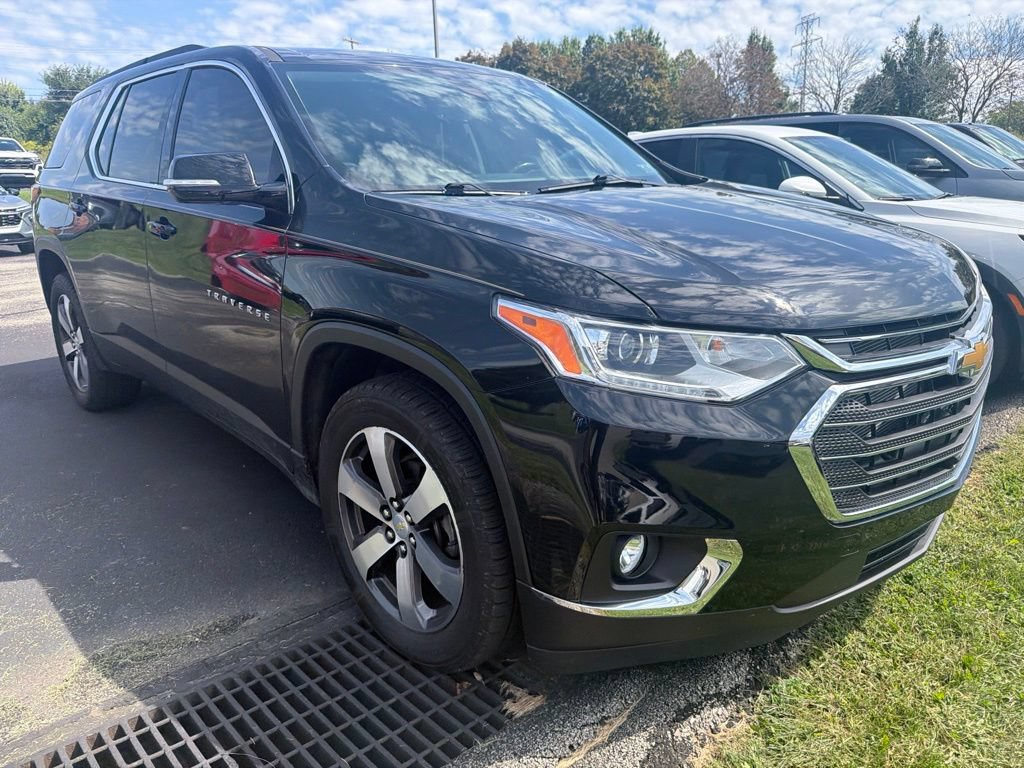 Used 2020 Chevrolet Traverse LT w/ LT Premium Package AWD/4WD image 2