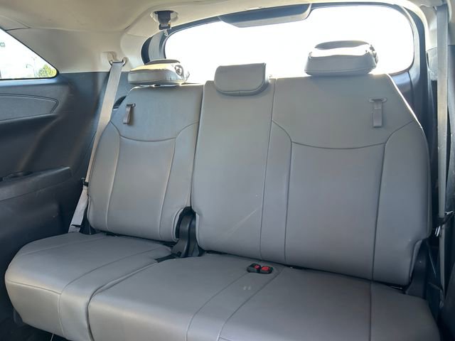 Used 2025 Toyota Sienna XLE image 31