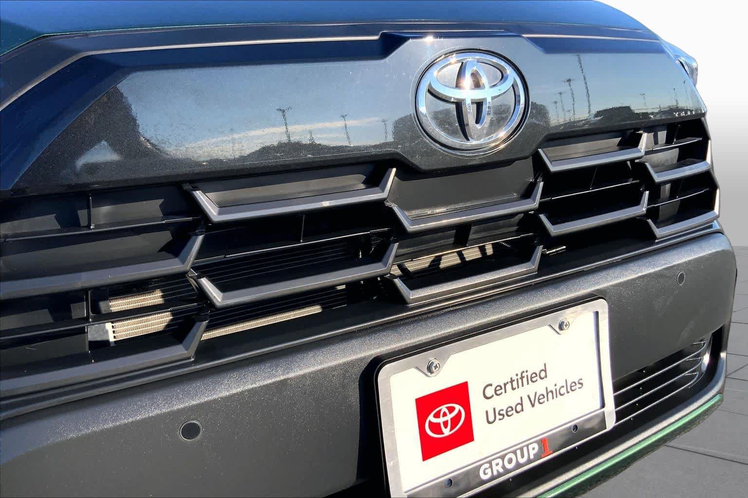 Used 2026 Toyota Corolla Cross XLE w/ Convenience Package FWD image 29