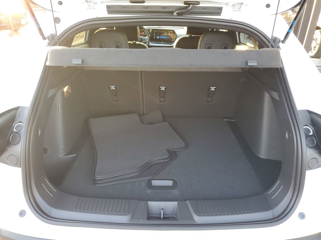 New 2026 Chevrolet Trax RS w/ Driver Confidence Package image 9