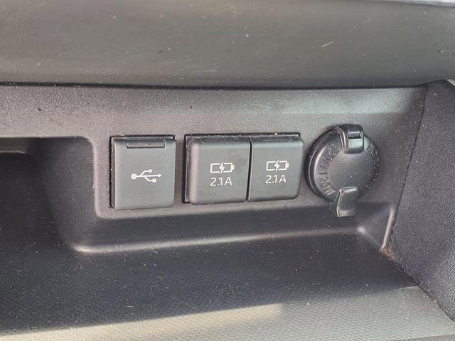 Used 2021 Toyota Highlander XLE AWD/4WD image 25