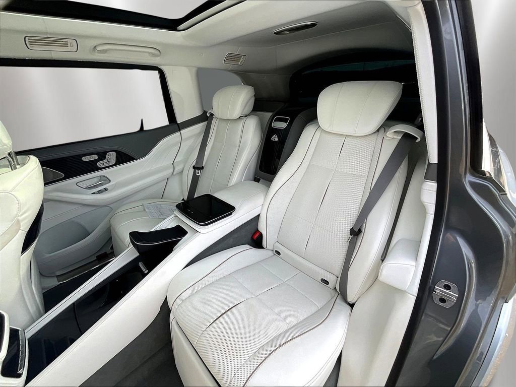 Used 2023 Mercedes-Benz Maybach GLS 600 4MATIC image 22