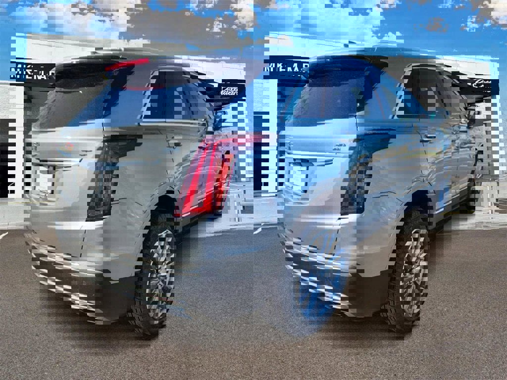 Certified 2025 Cadillac XT5 Premium Luxury image 3