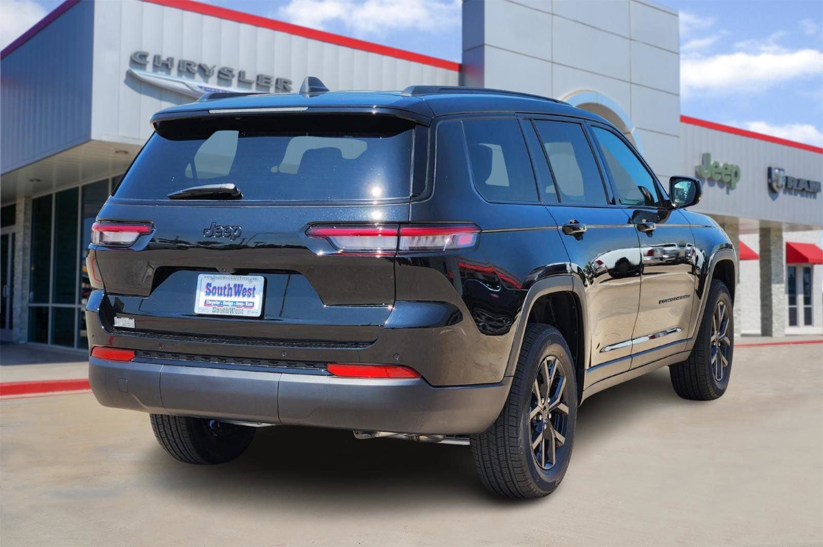 New 2025 Jeep Grand Cherokee L Altitude image 5