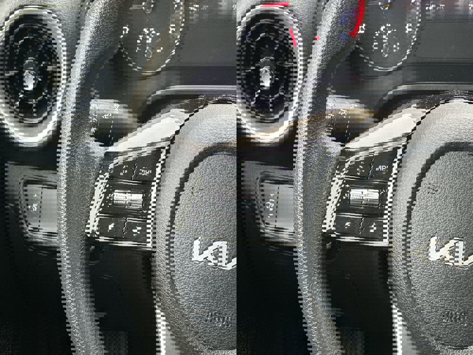 Used 2024 Kia Forte LXS image 20