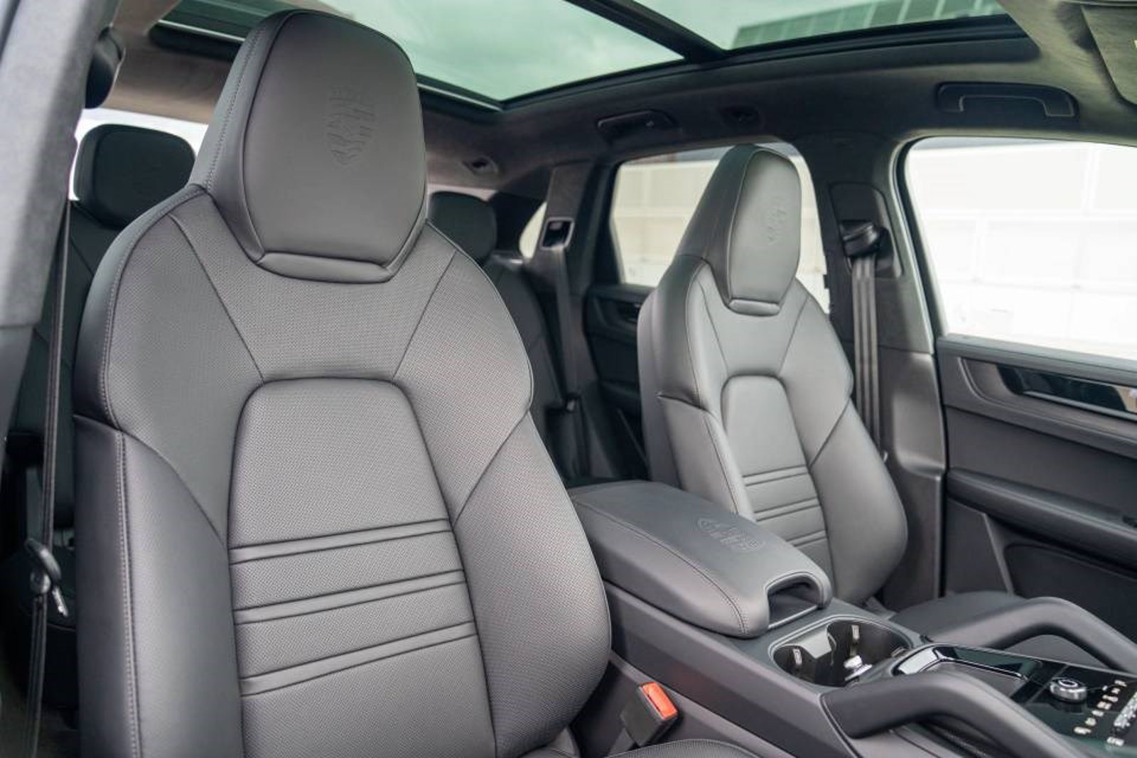 New 2026 Porsche Cayenne GTS AWD/4WD image 28