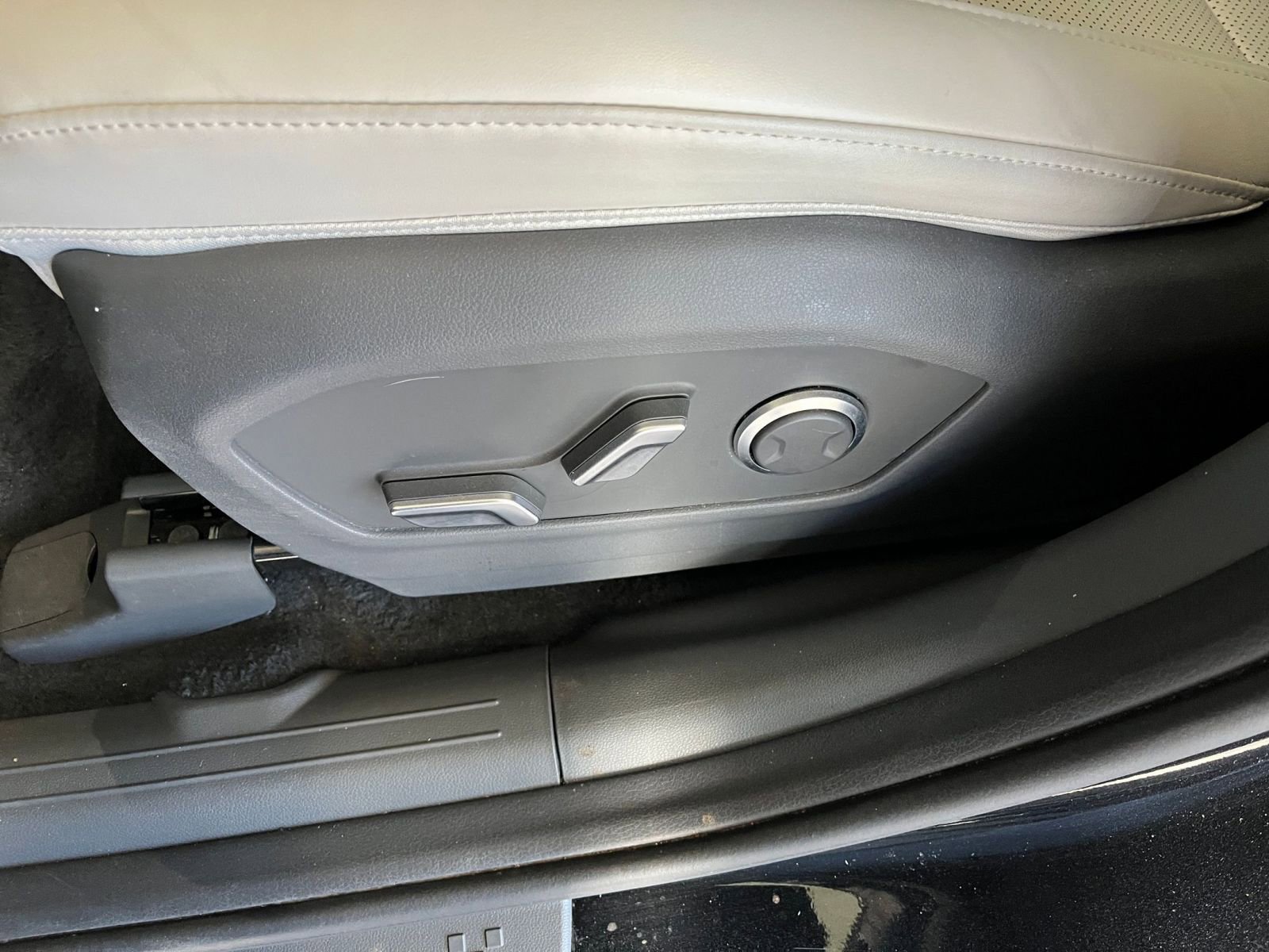 Used 2025 Hyundai Santa Fe SEL AWD/4WD image 22