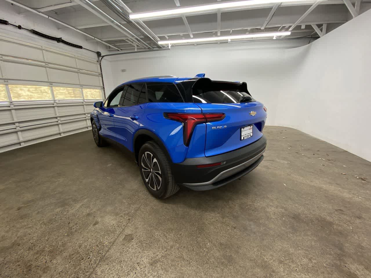 Used 2024 Chevrolet Blazer EV LT AWD/4WD image 4