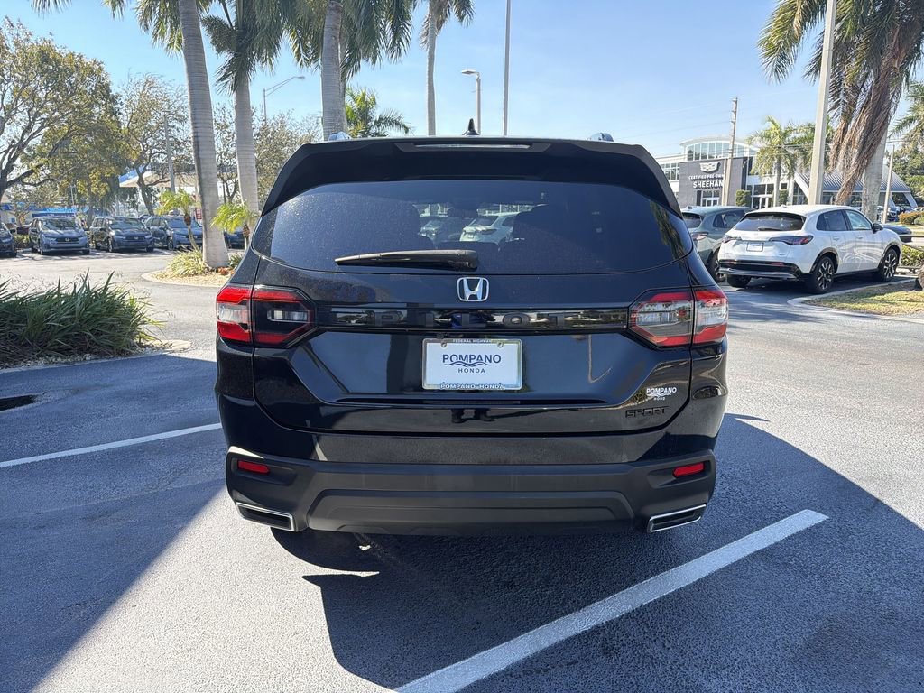 Certified 2023 Honda Pilot Sport image 7