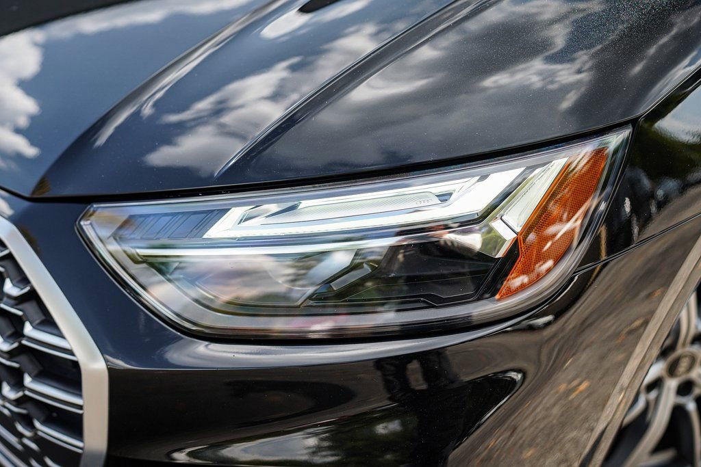 Used 2023 Audi SQ5 Premium w/ Convenience Package image 4