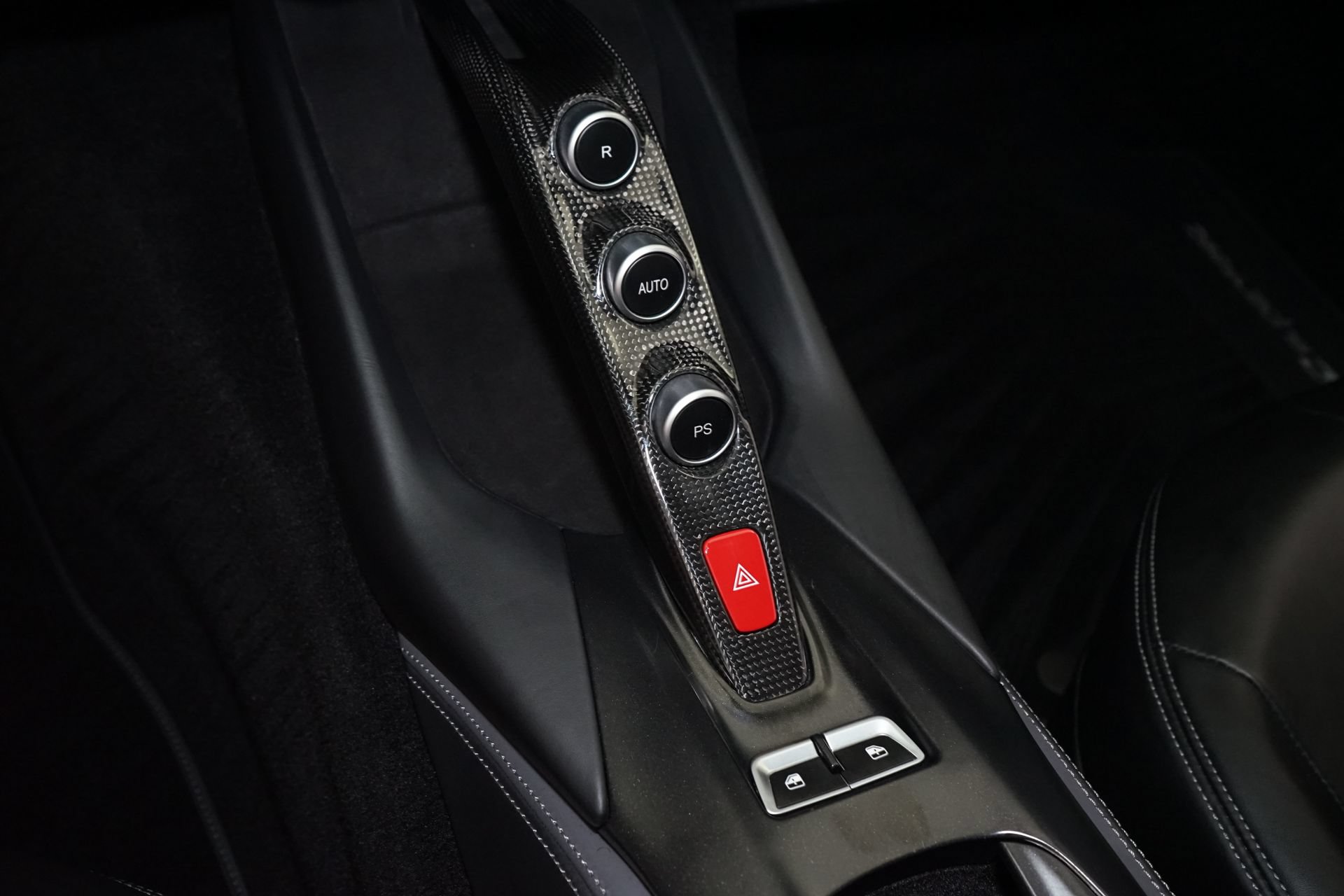 Used 2019 Ferrari 812 Superfast RWD image 18
