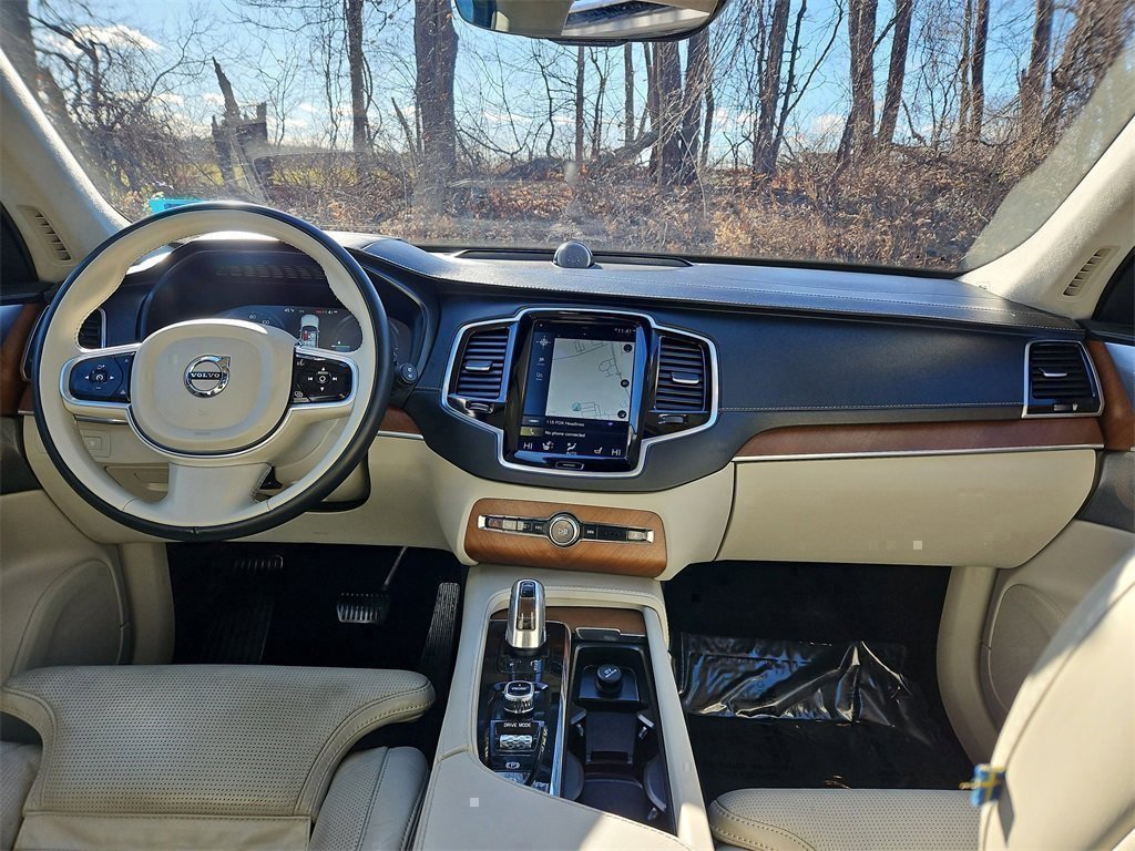 Used 2017 Volvo XC90 T8 Inscription w/ Luxury Package image 12