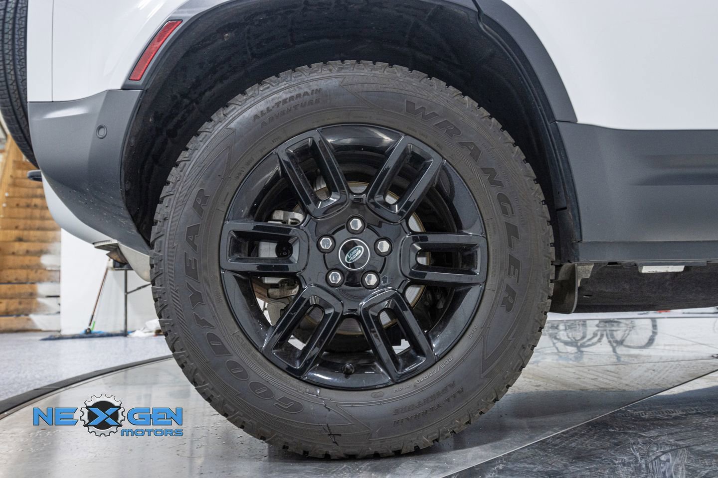 Used 2023 Land Rover Defender 110 S image 48