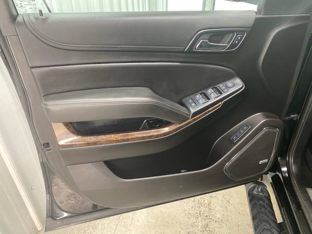 Used 2020 Chevrolet Tahoe LT w/ Luxury Package AWD/4WD image 36