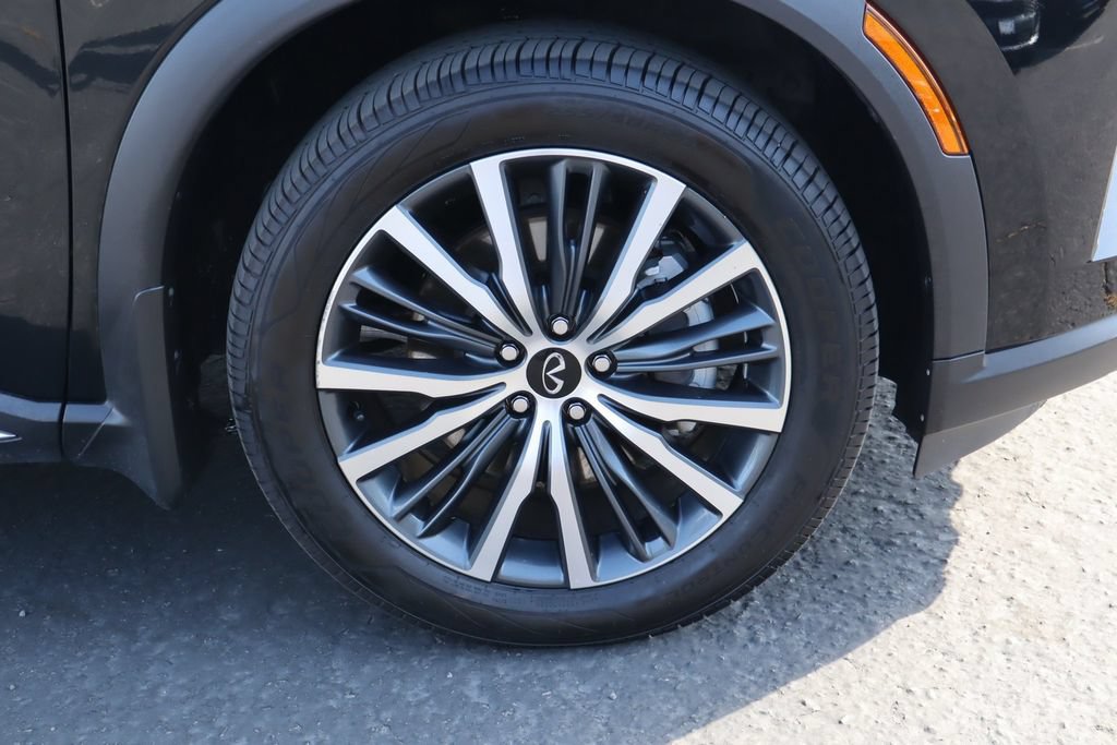 Used 2023 INFINITI QX60 Sensory AWD/4WD image 10