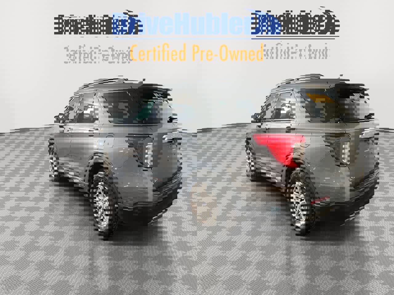 Used 2023 Ford Explorer XLT w/ Equipment Group 202A image 6