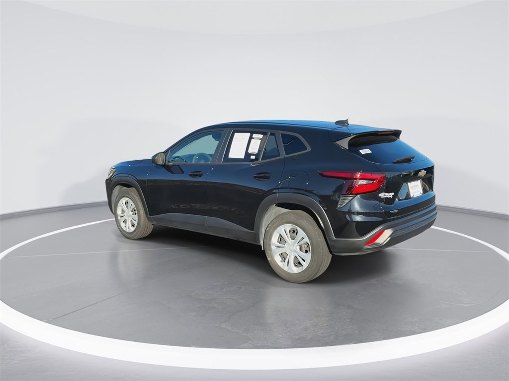 Used 2024 Chevrolet Trax LS image 6