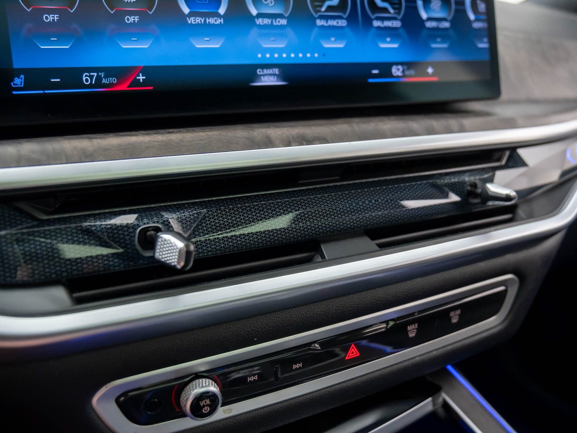 Used 2023 BMW X7 xDrive40i w/ M Sport Package image 30