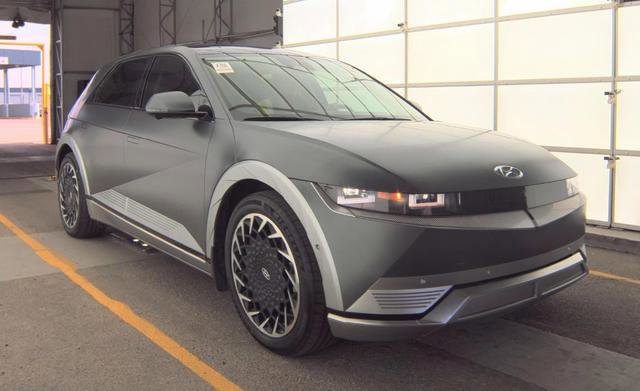 Used 2023 Hyundai Ioniq 5 Limited image 3