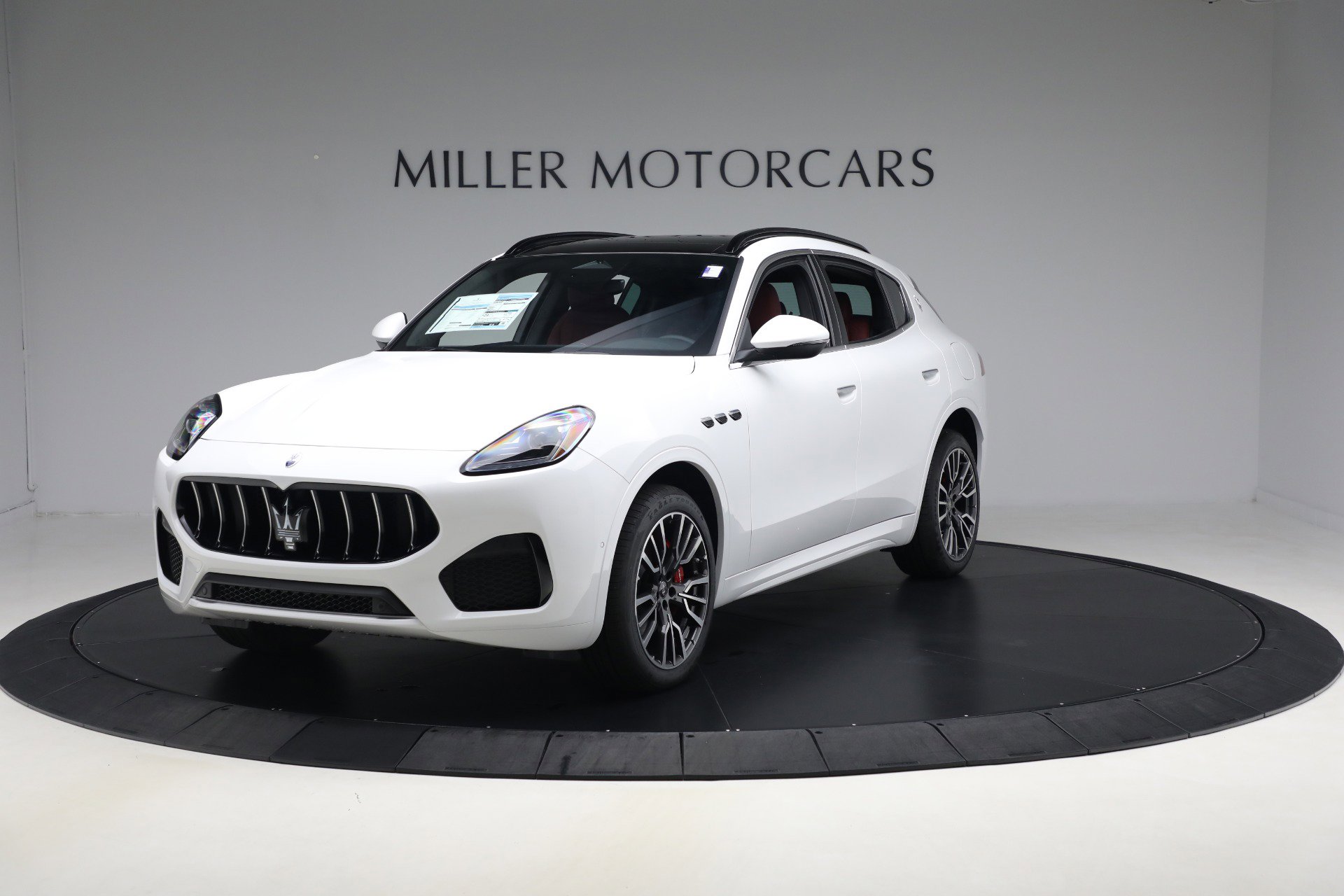 New 2025 Maserati Grecale GT