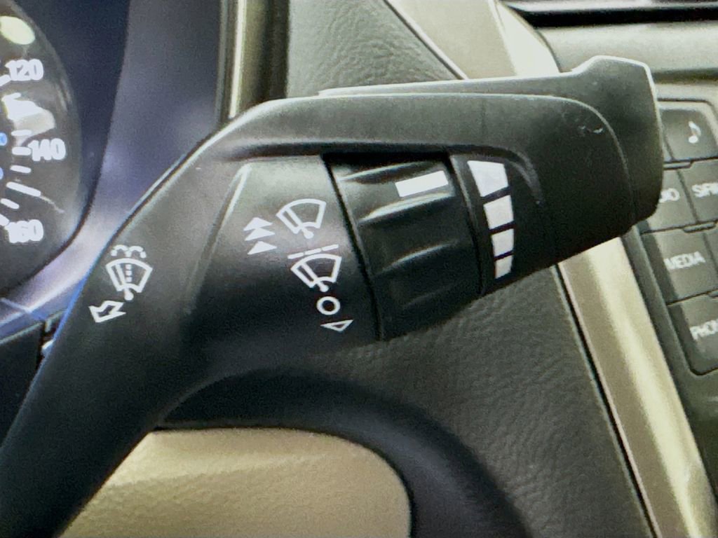 Used 2017 Ford Fusion SE FWD image 14