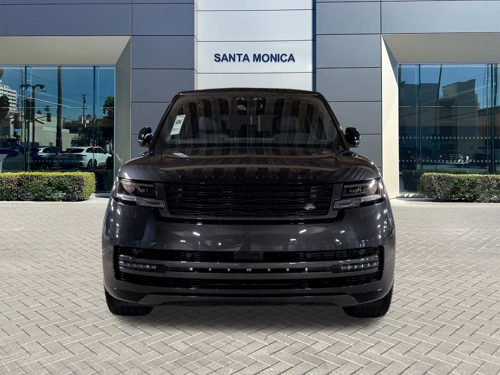 New 2025 Land Rover Range Rover Long Wheelbase SE image 6