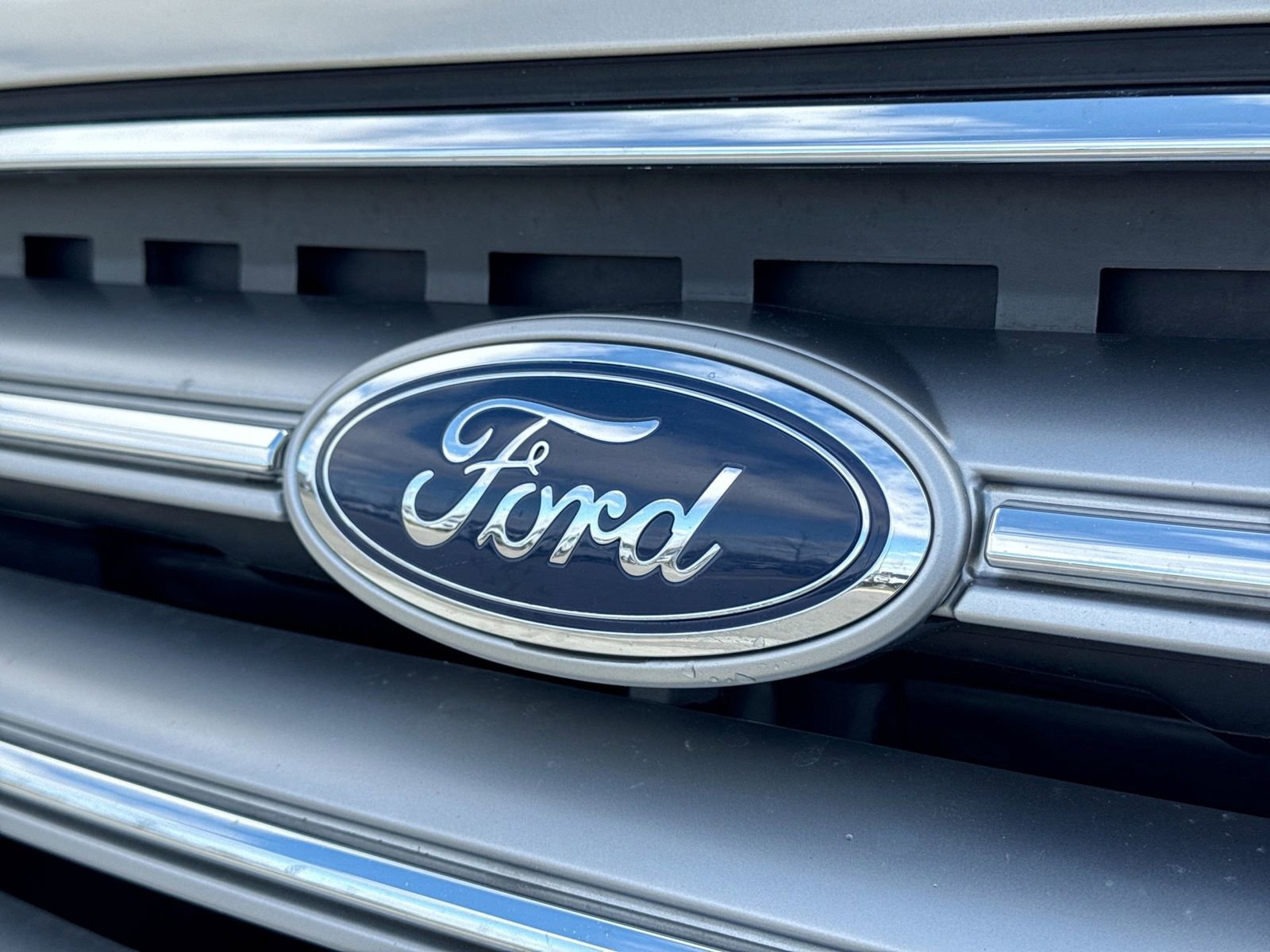 Used 2017 Ford Escape SE w/ Equipment Group 201A image 10