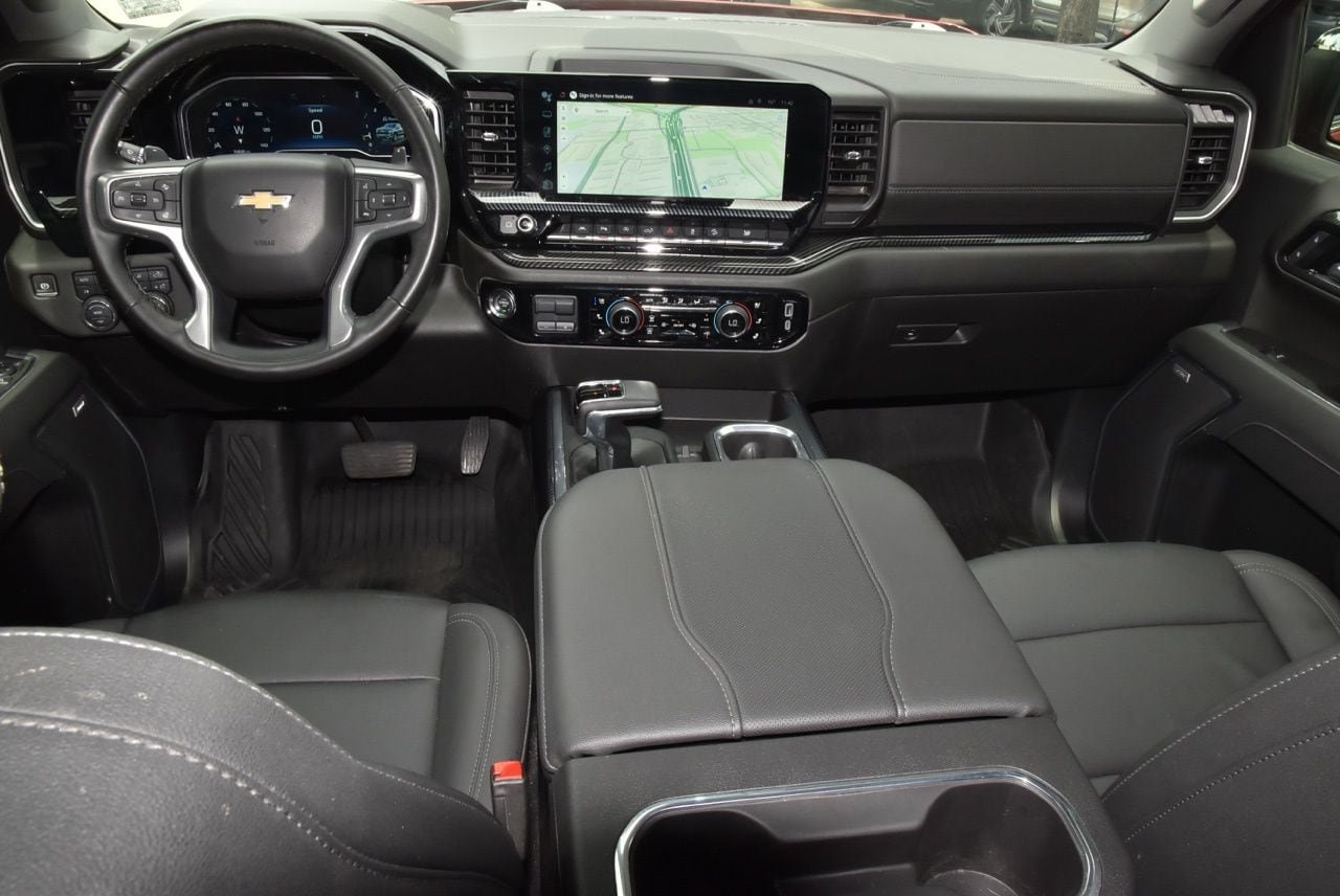 Used 2025 Chevrolet Silverado 1500 LTZ AWD/4WD image 16
