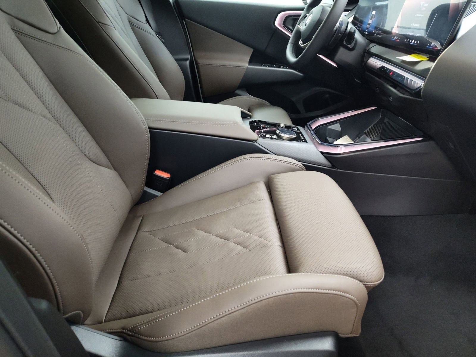 Used 2025 BMW X3 xDrive30i w/ Convenience Package image 26