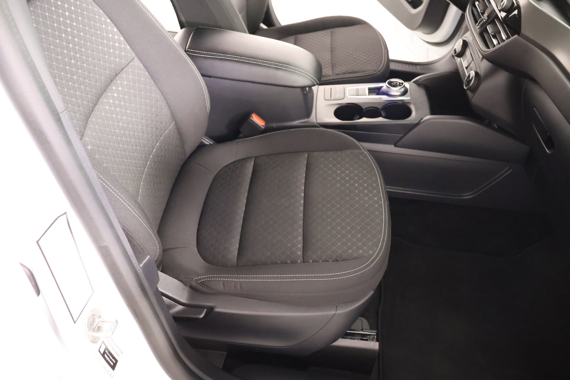Used 2025 Ford Escape Active AWD/4WD image 12