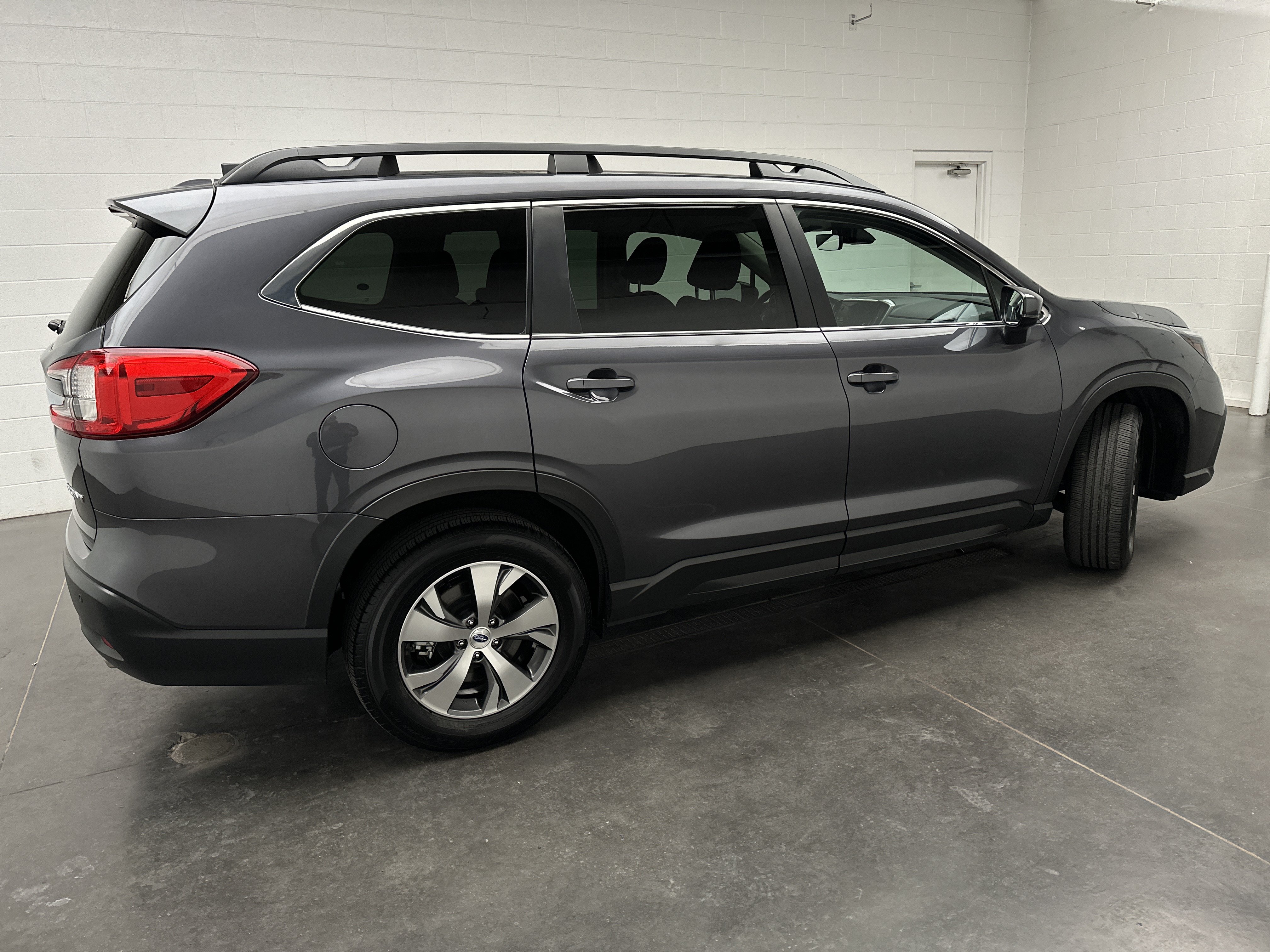 Used 2025 Subaru Ascent Premium AWD/4WD image 6