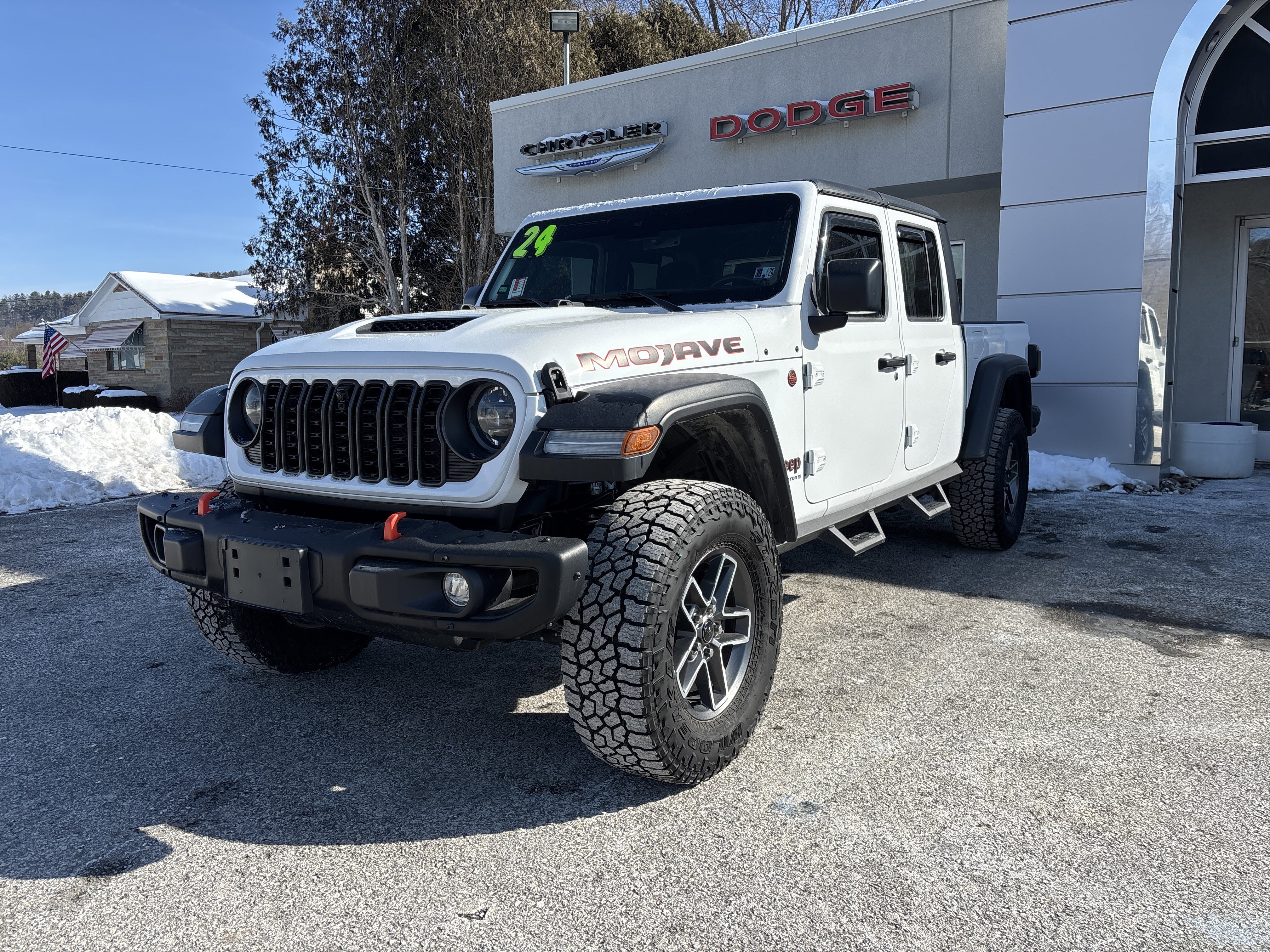 Used 2024 Jeep Gladiator Mojave w/ Technology Group image 8