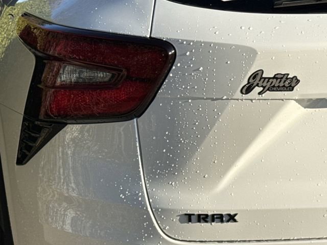 New 2026 Chevrolet Trax RS w/ Sunroof Package FWD image 6