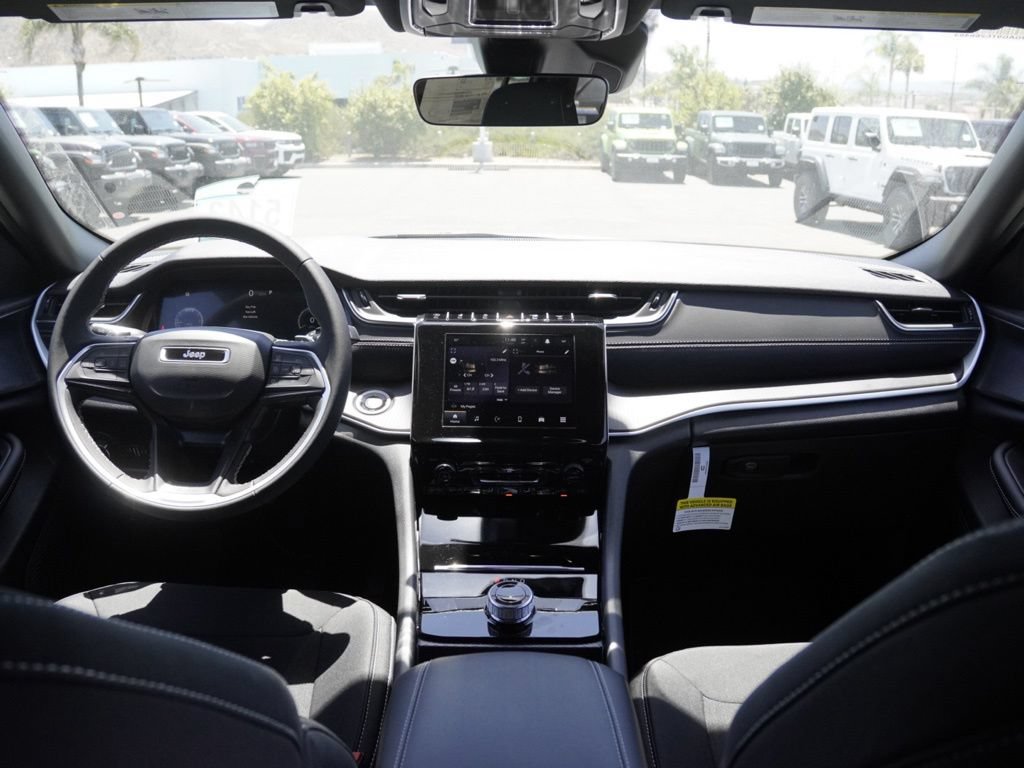 New 2026 Jeep Grand Cherokee Laredo RWD image 25