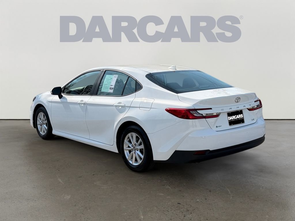 Used 2025 Toyota Camry LE image 5