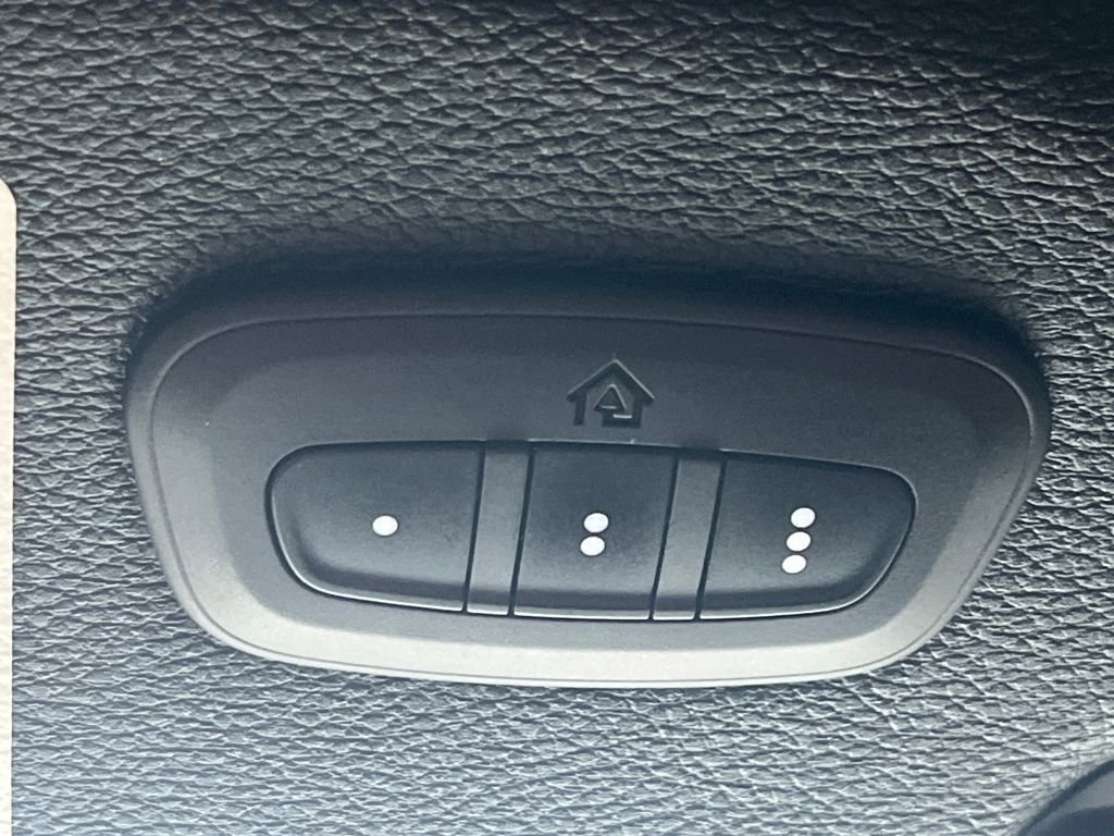 Used 2020 Jeep Wrangler Unlimited Rubicon w/ Dual Top Group image 25