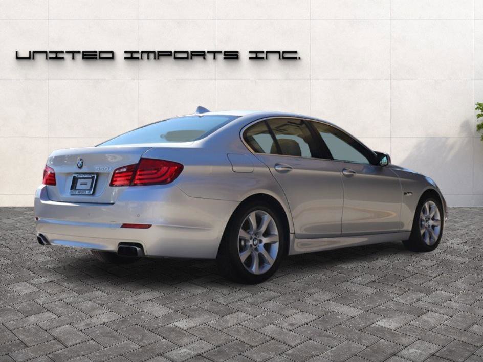 Used 2011 BMW 550i Sedan image 6