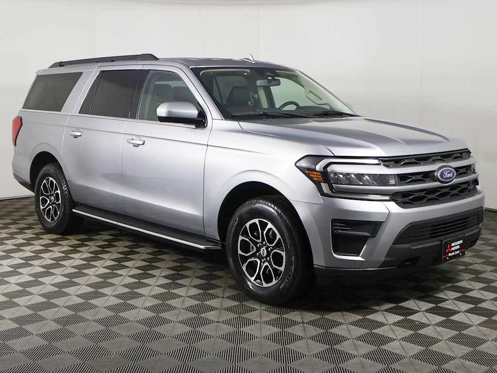 Used 2022 Ford Expedition Max XLT AWD/4WD image 2