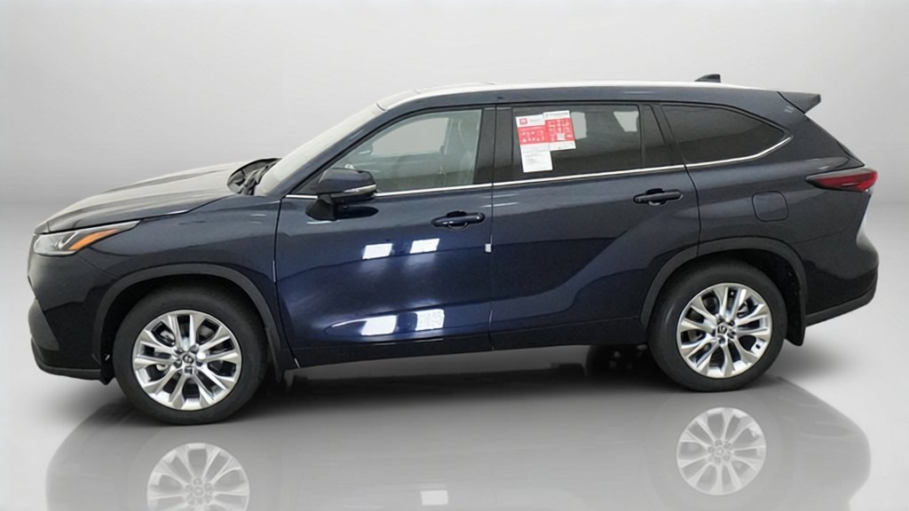 New 2026 Toyota Highlander Limited AWD/4WD image 2