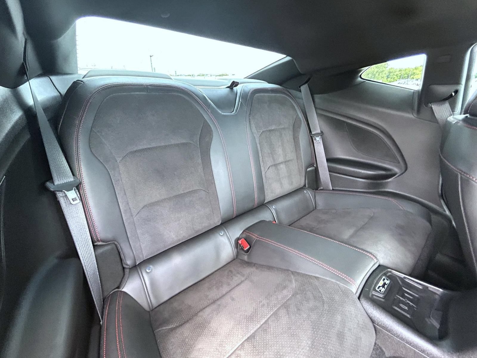 Used 2022 Chevrolet Camaro ZL1 RWD image 17