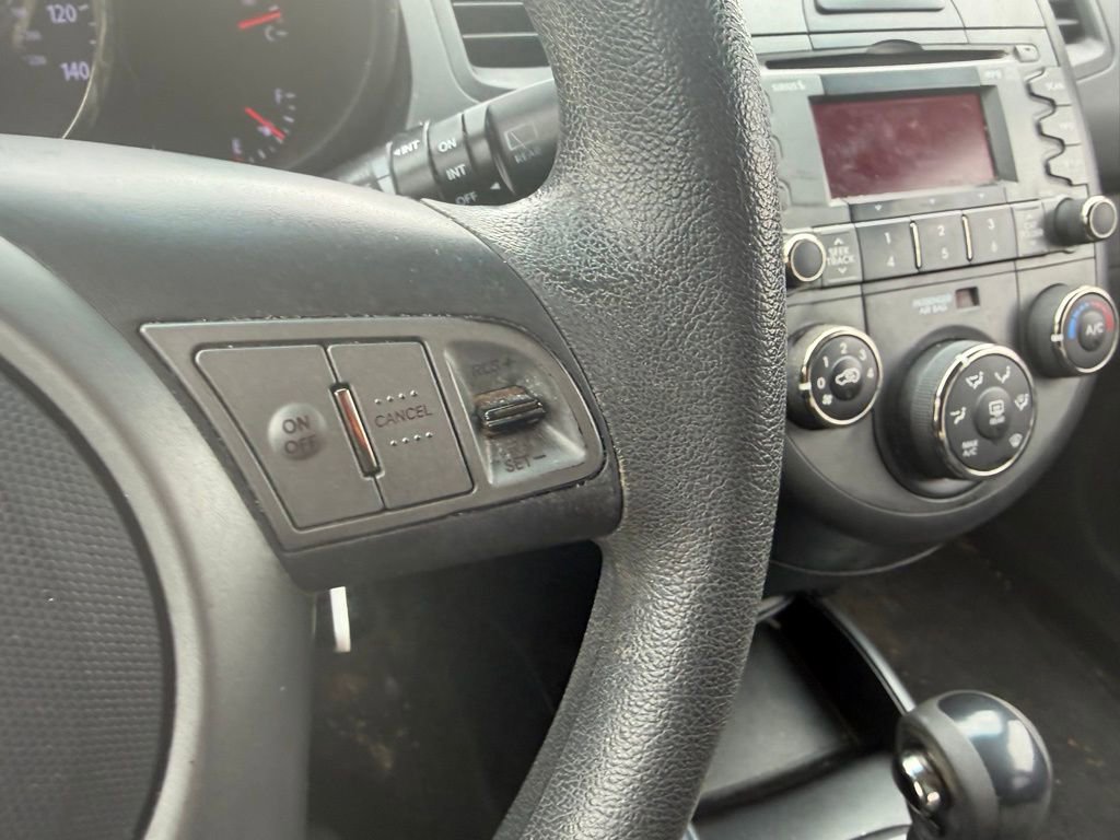 Used 2010 Kia Soul + image 12