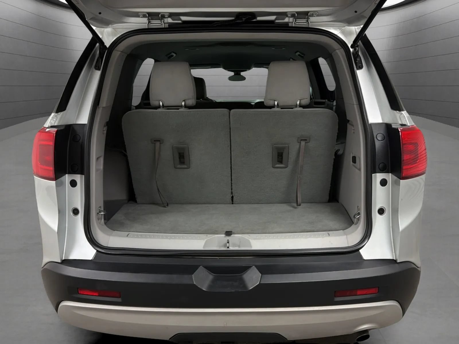 Used 2018 GMC Acadia SLE FWD image 18