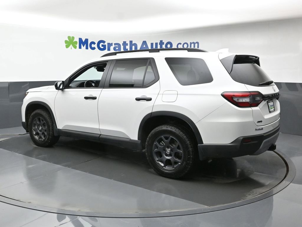 Used 2025 Honda Pilot TrailSport image 24