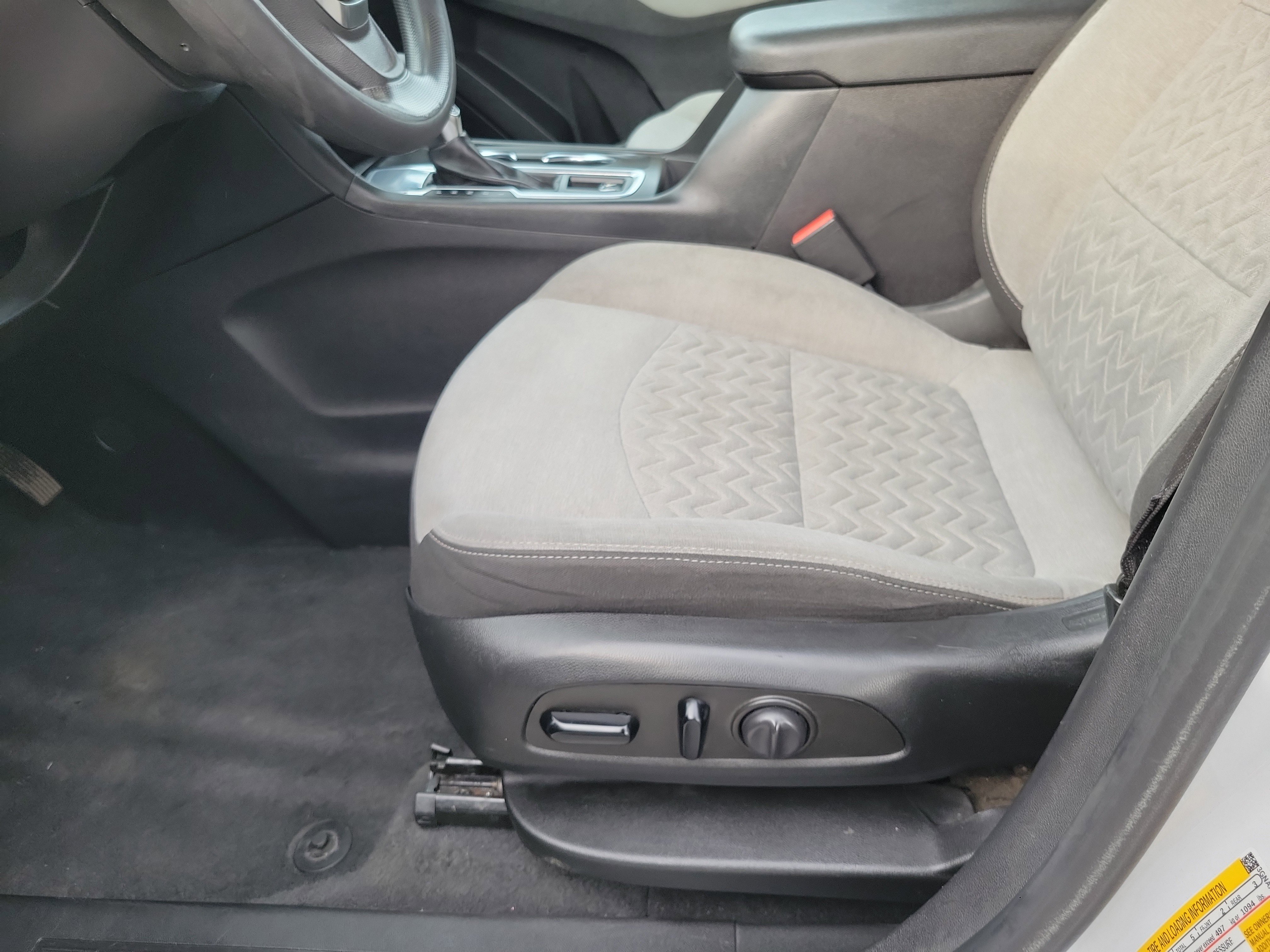 Used 2023 Chevrolet Equinox LS w/ LS Convenience Package image 17