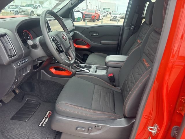 Used 2025 Nissan Frontier PRO-4X AWD/4WD image 16