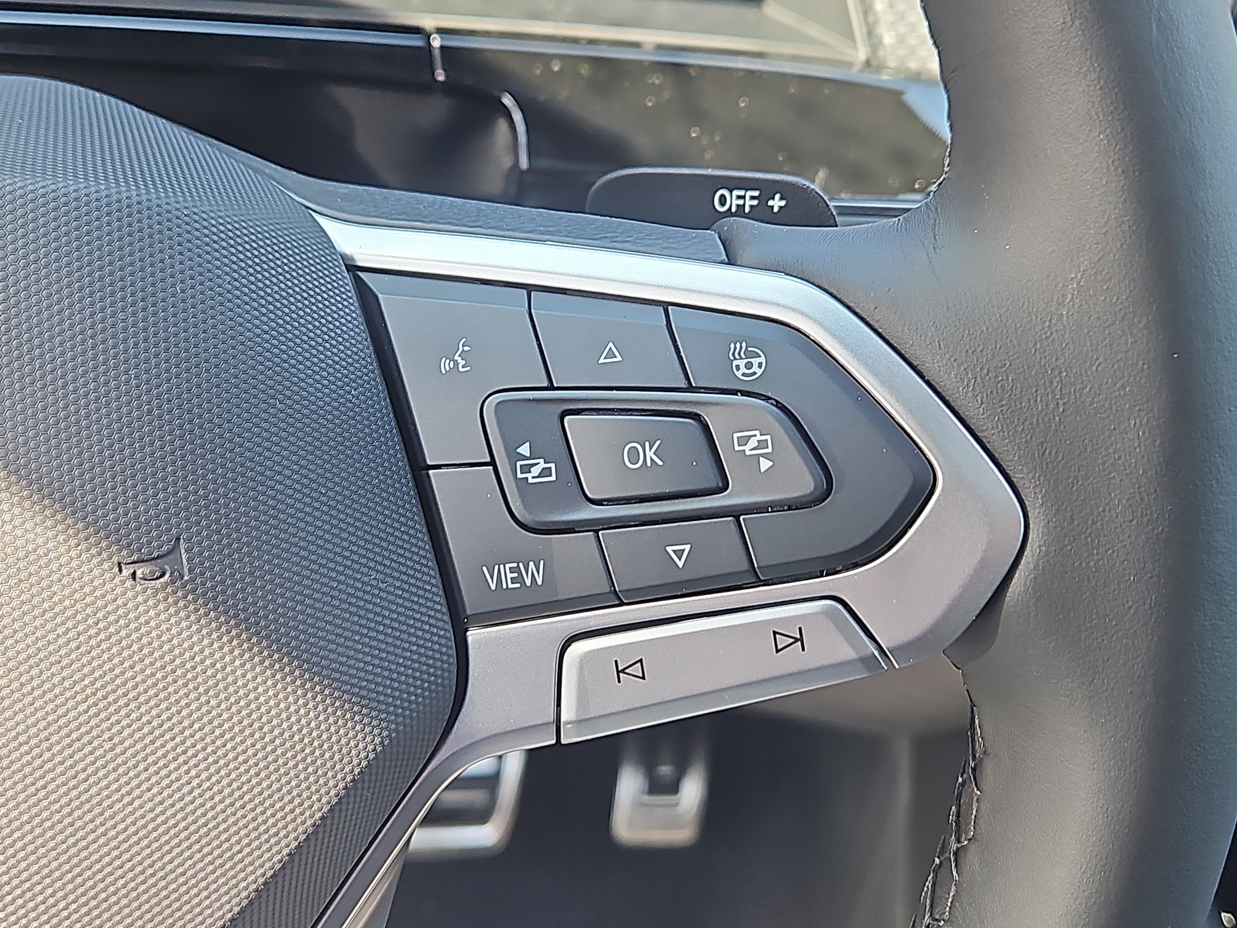 New 2026 Volkswagen Atlas Cross Sport SEL R-Line image 18