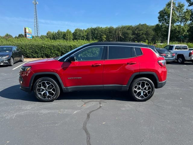 Used 2025 Jeep Compass Limited AWD/4WD image 13