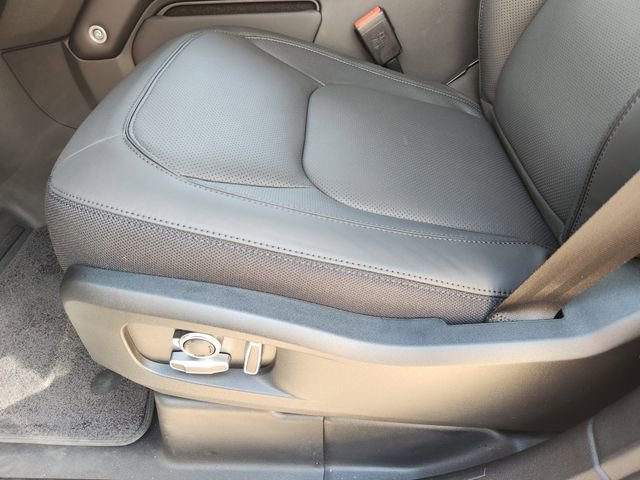 New 2025 Land Rover Defender 130 V8 image 17