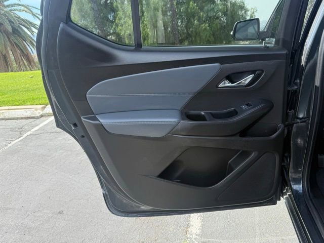 Used 2021 Chevrolet Traverse LT w/ LT Premium Package FWD image 12