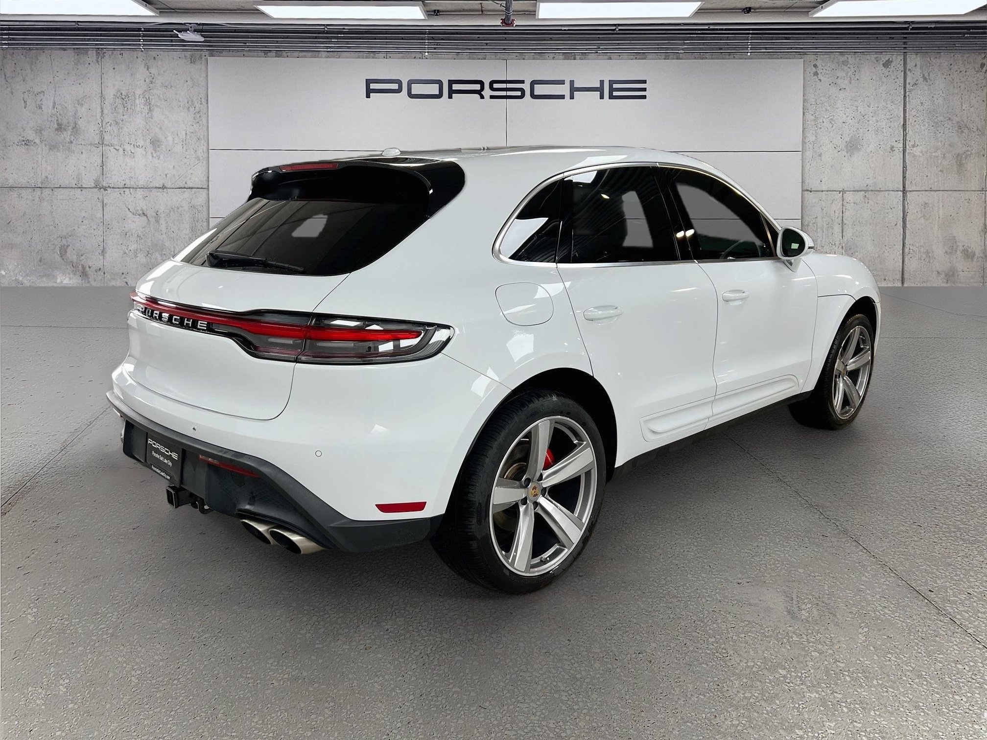 Certified 2023 Porsche Macan S AWD/4WD image 9
